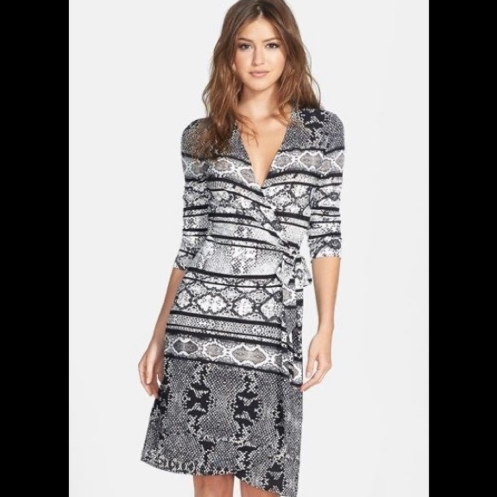BCBGMaxAzria Snake Print Wrap Dress Size Medium